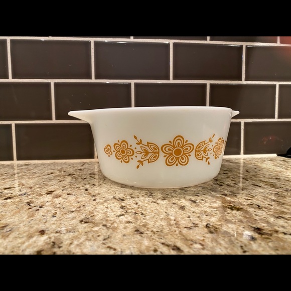 Vintage Pyrex Casserole Dish Gold Flowers - Picture 4 of 8